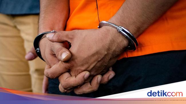 Penangkapan Penganiaya Bikin Mobil Polisi Depok Dibakar, Pelaku Ketua Ormas
