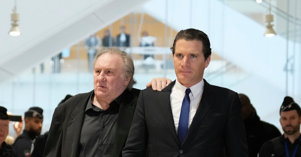 Gérard Depardieu mengambil sikap di persidangan atas tuduhan kekerasan seksual