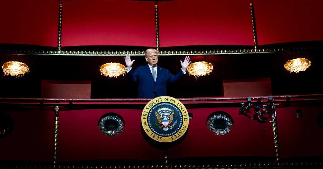 Pembangkangan yudisial Trump adalah hal baru di Playbook Autocrat, kata para ahli