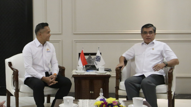 Ketua Umum Kadin Anindya Bakrie Bertemu Menaker Yassierly