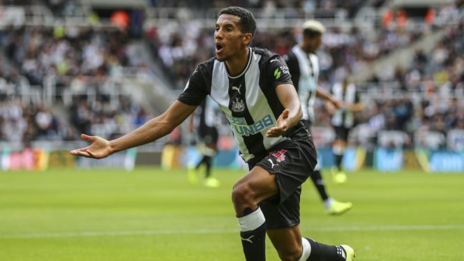 Blak-blakan, Isaac Hayden Bantah Keturunan Malaysia, Gelandang Newcastle United Itu Sampai Bilang…