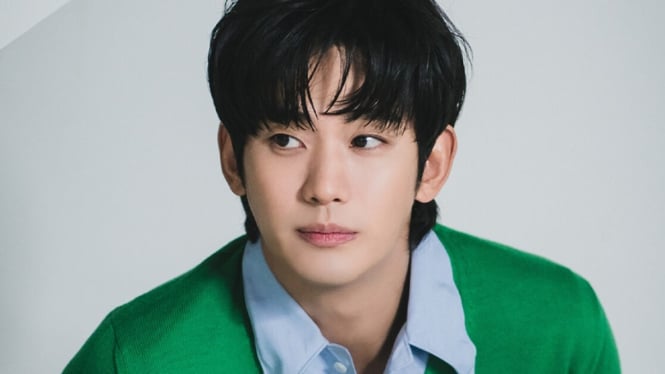 Menyusul Kontroversinya, Agensi Kim Soo Hyun Diambang Bangkrut?