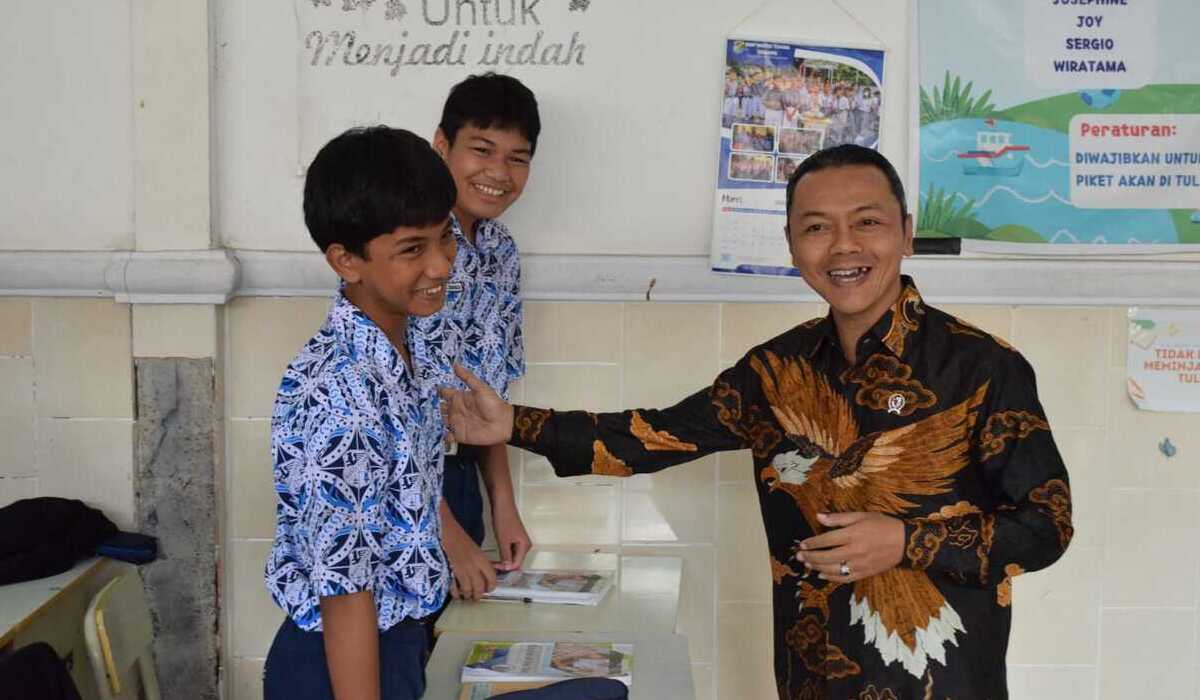 Kunjungi Yayasan Pendidikan Katolik Mardi Yuana Serang, Wamendikdasmen Fajar Pemerintah Hadir untuk Semua