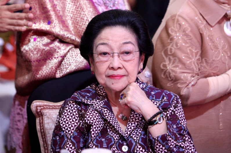 Jelang Akhir Ramadan, Megawati Ziarah ke Makam Taufiq Kiemas dan Fatmawati