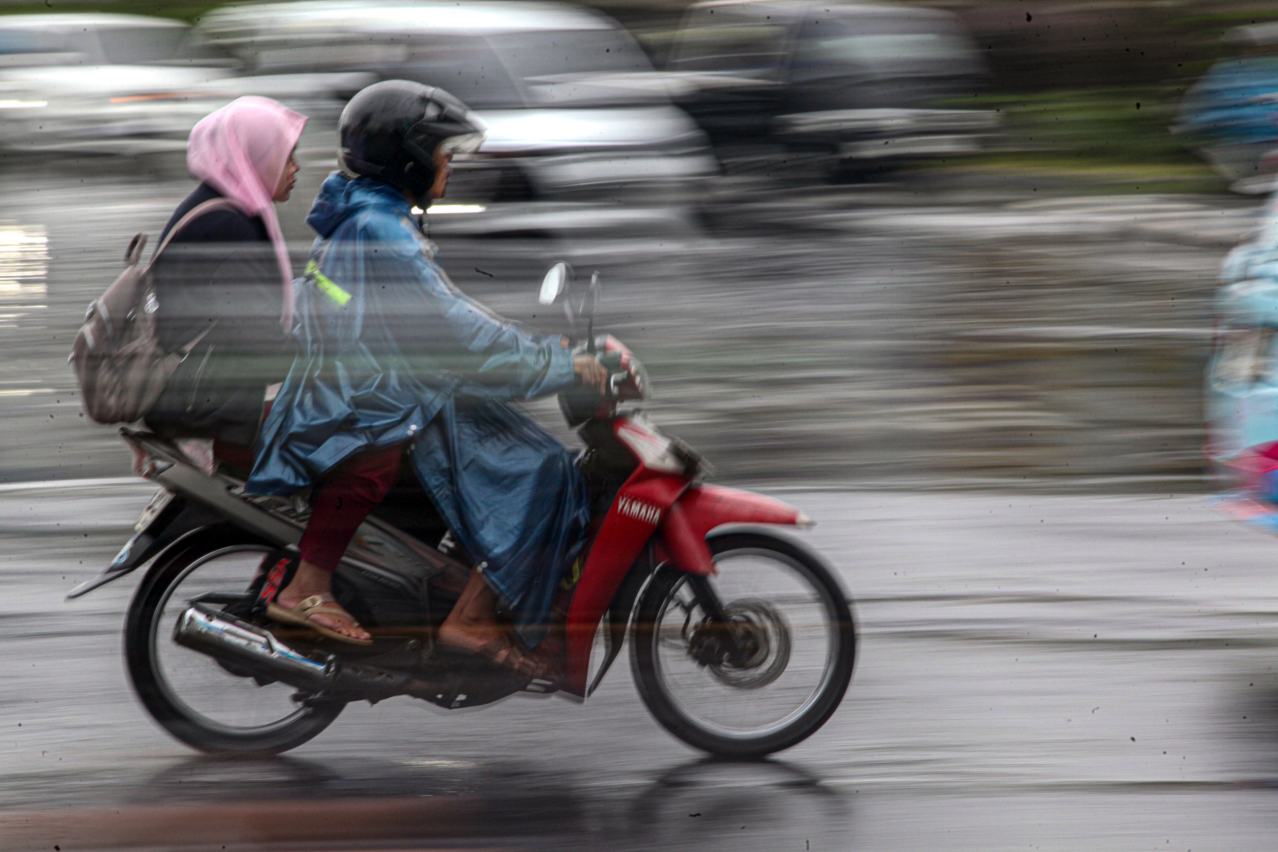 Wilayah Indonesia Masuk Musim Pancaroba, Waspadai Hujan Deras dan Petir