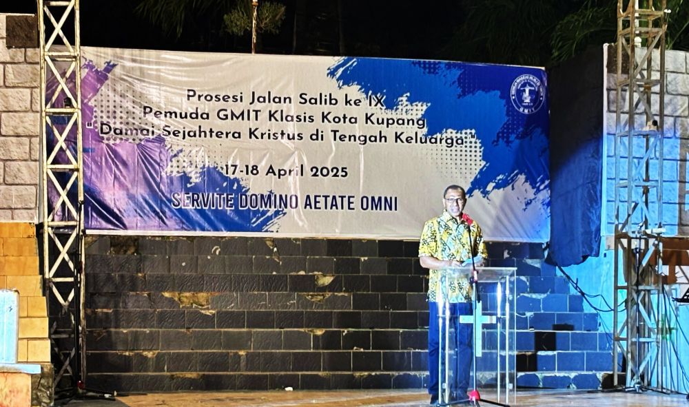 Sambut Jumat Agung, Pemuda GMIT Kupang Gelar Prosesi Jalan Salib