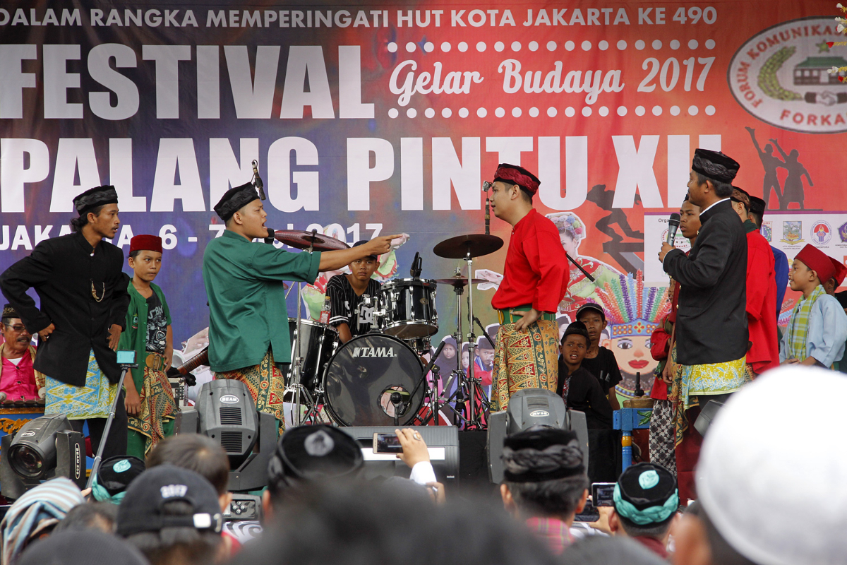 Pantun Gombal Humor dalam Berbahasa