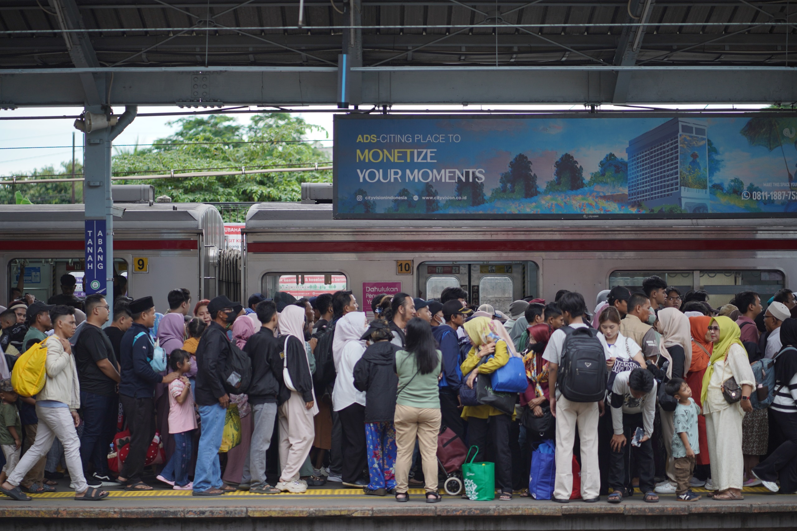 Tertemper Mobil di Cilebut, Perjalanan KRL Relasi Bogor Terganggu Malam Ini